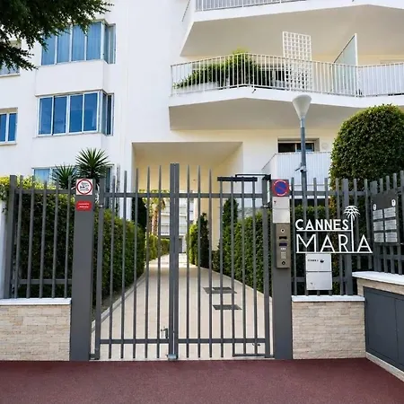 Charming In The Heart Of * Cannes